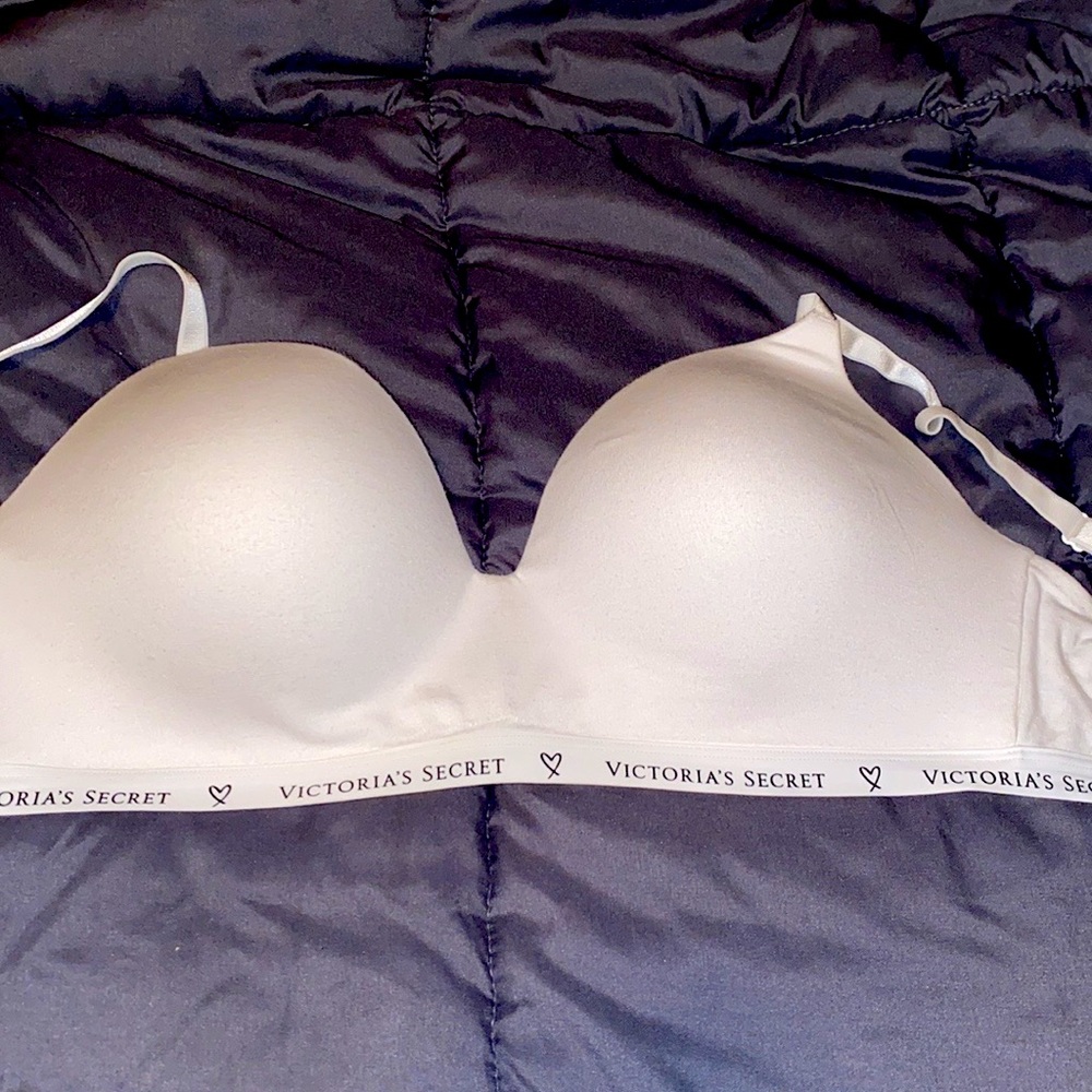 Victoria Secret Bra 40D